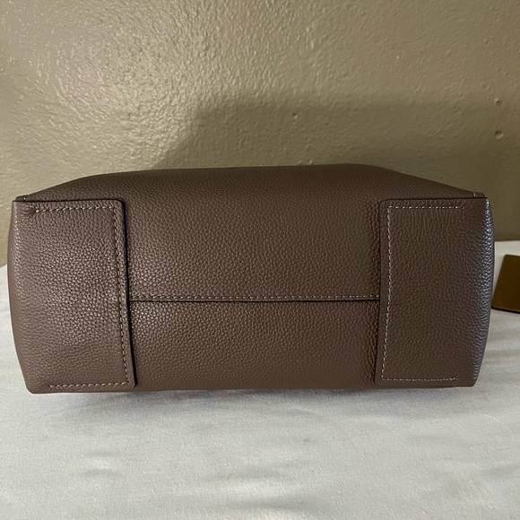 Tory Burch Carson Hobo Bag Silver Maple Pebbled Leather NWT Style 75421 - Picture 6 of 17